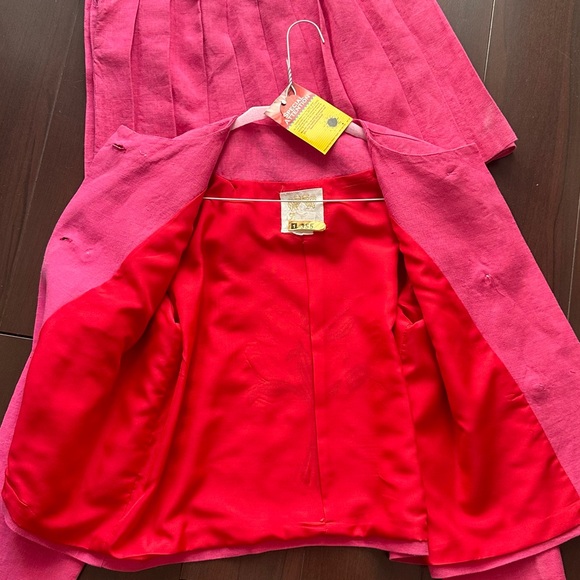 Women Suit (summer style) - Picture 8 of 9